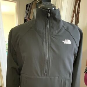 Black ladies size large North Face Pull-Over